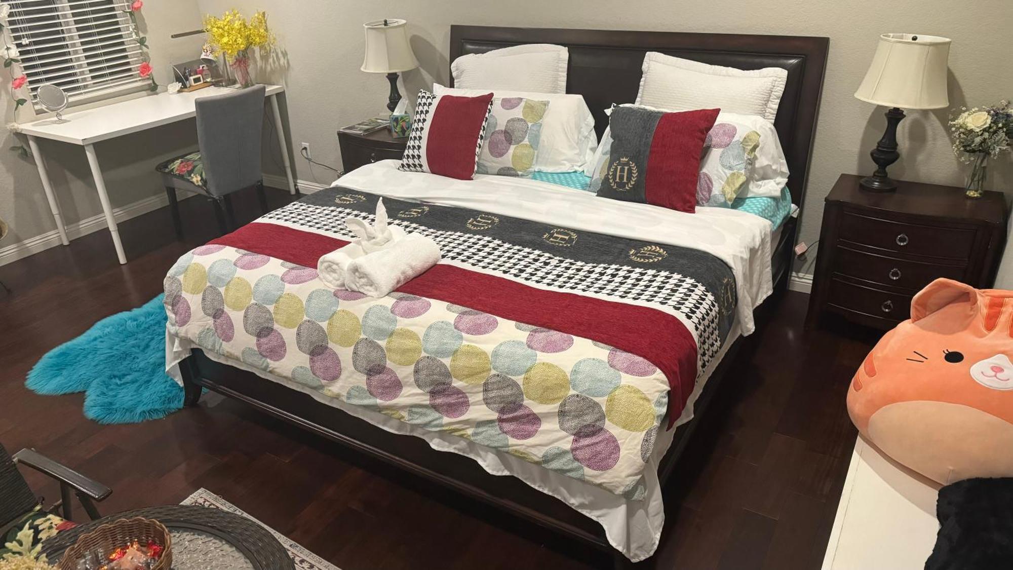 King Bed Big Room Chino Hills Exterior foto