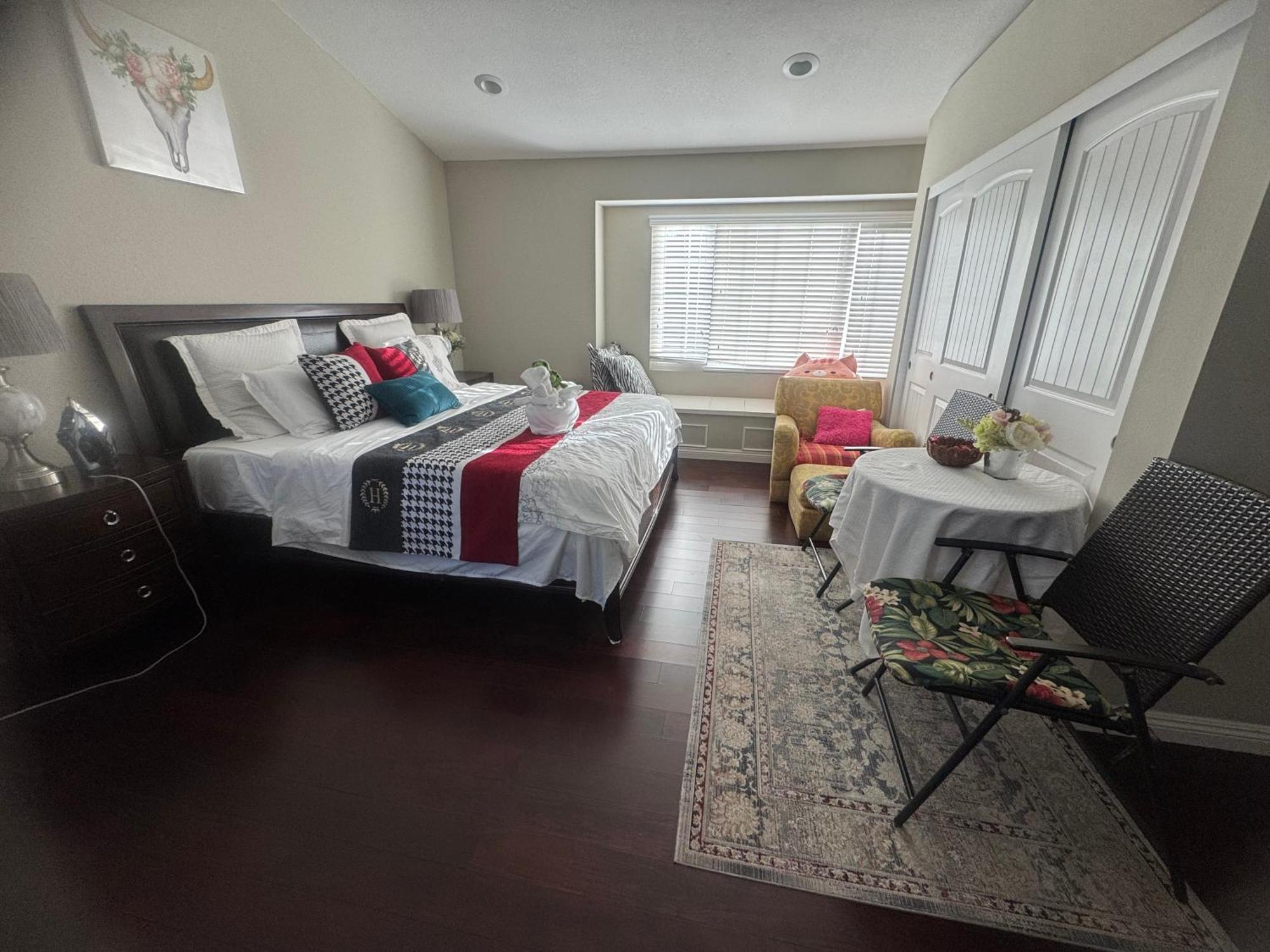 King Bed Big Room Chino Hills Exterior foto